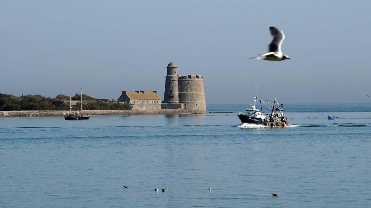 Holiday Normandy Se Ressourcer A Deux Pas De La Mer Fermanville Εξωτερικό φωτογραφία